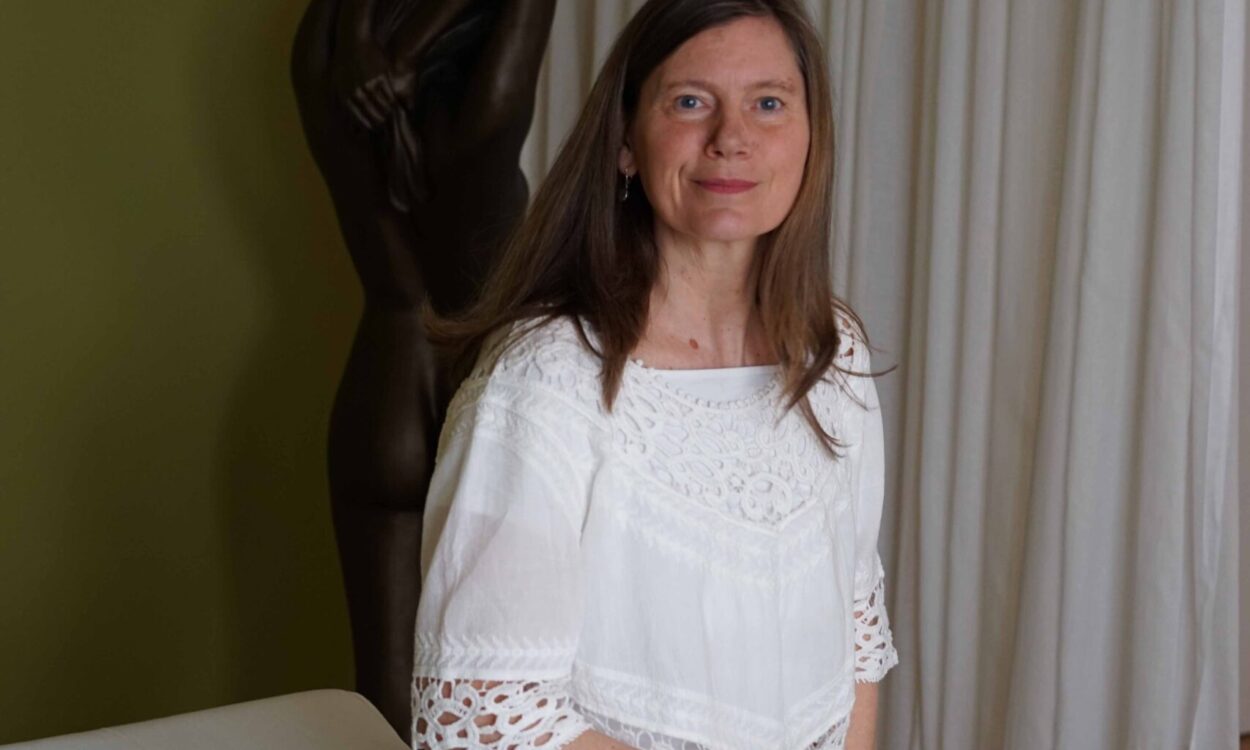 Angelika Kunjan in ihrer Praxis